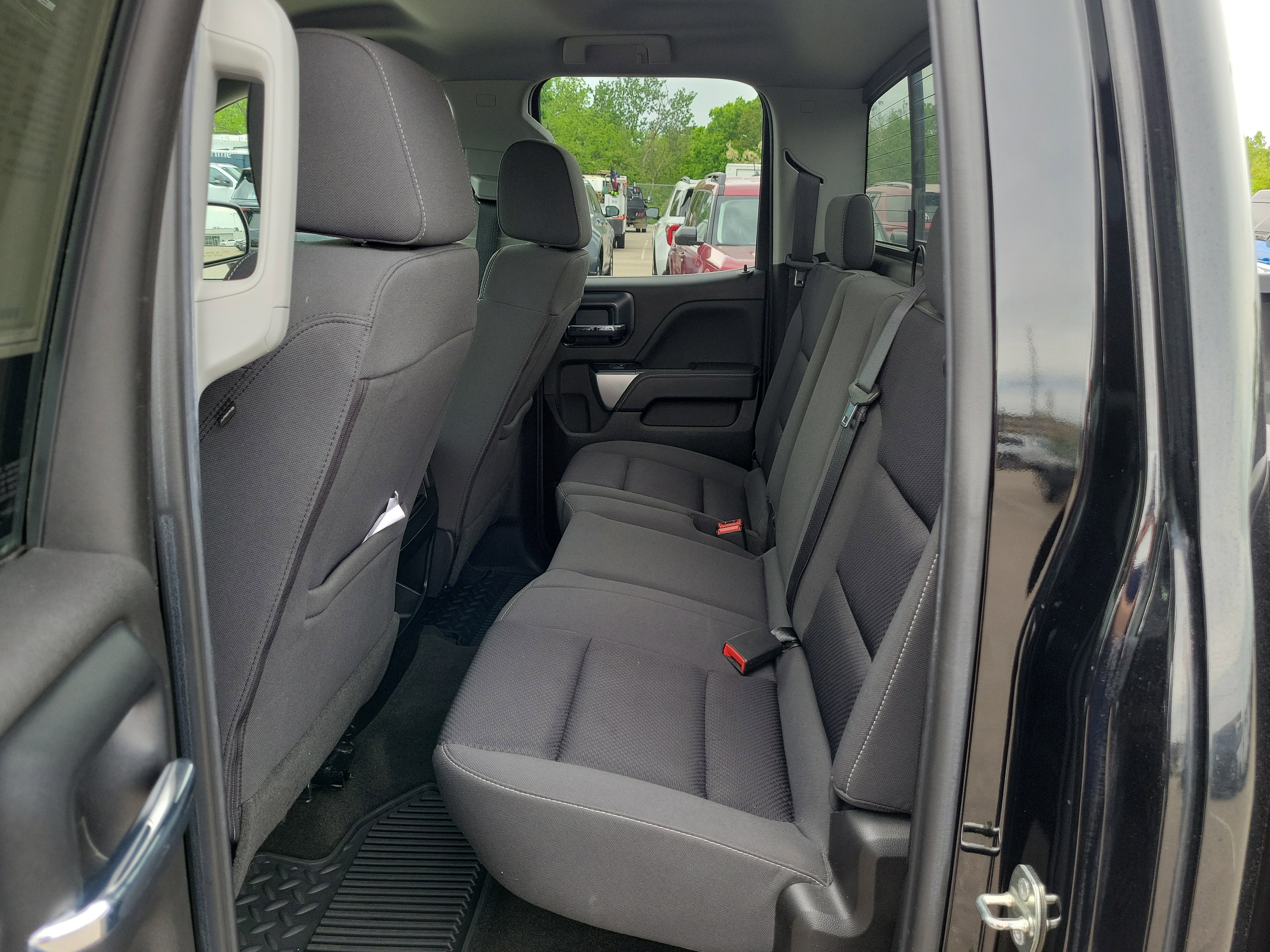 Used 2018 Chevrolet Silverado 1500 LT w/ Midnight Edition AWD/4WD image 11