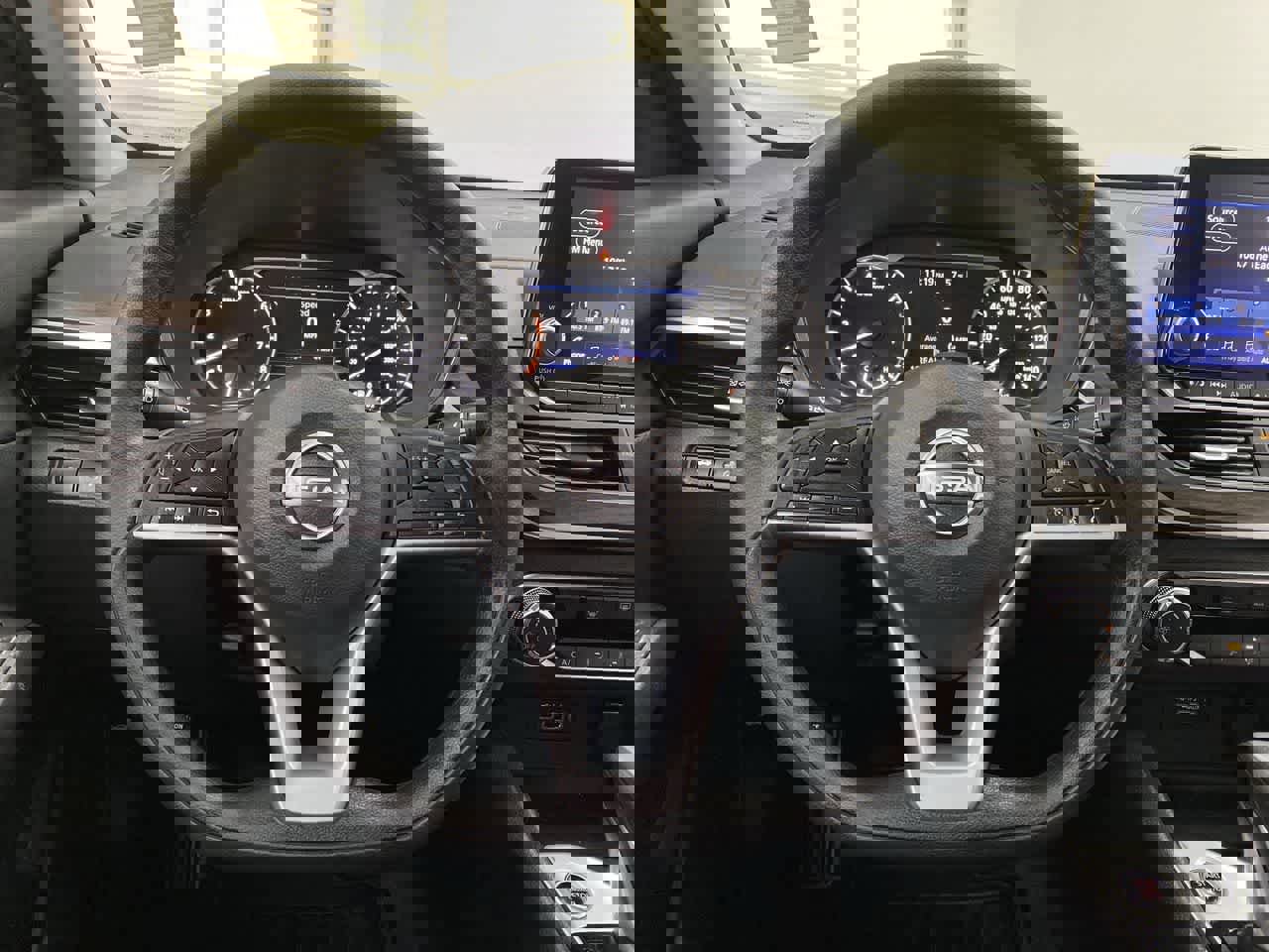 Used 2025 Nissan Altima 2.5 SV image 20