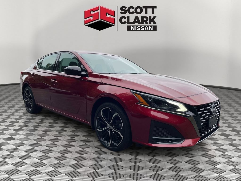 Used 2024 Nissan Altima 2.5 SR AWD/4WD image 1