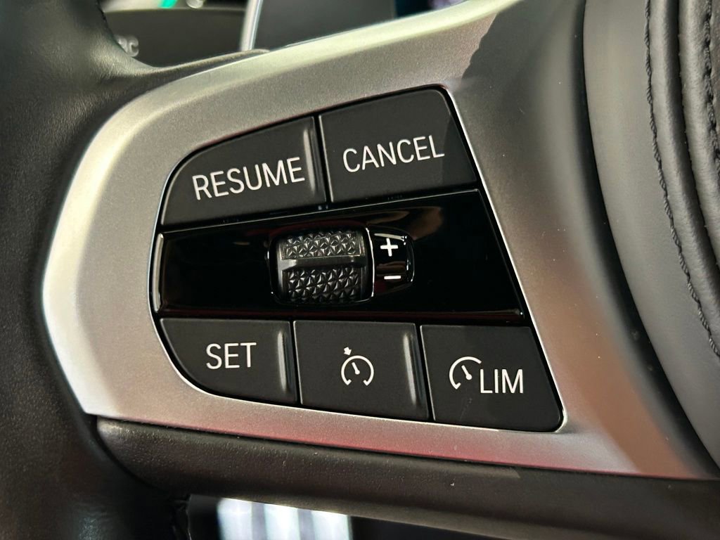 Used 2022 BMW Z4 M40i w/ Premium Package image 15