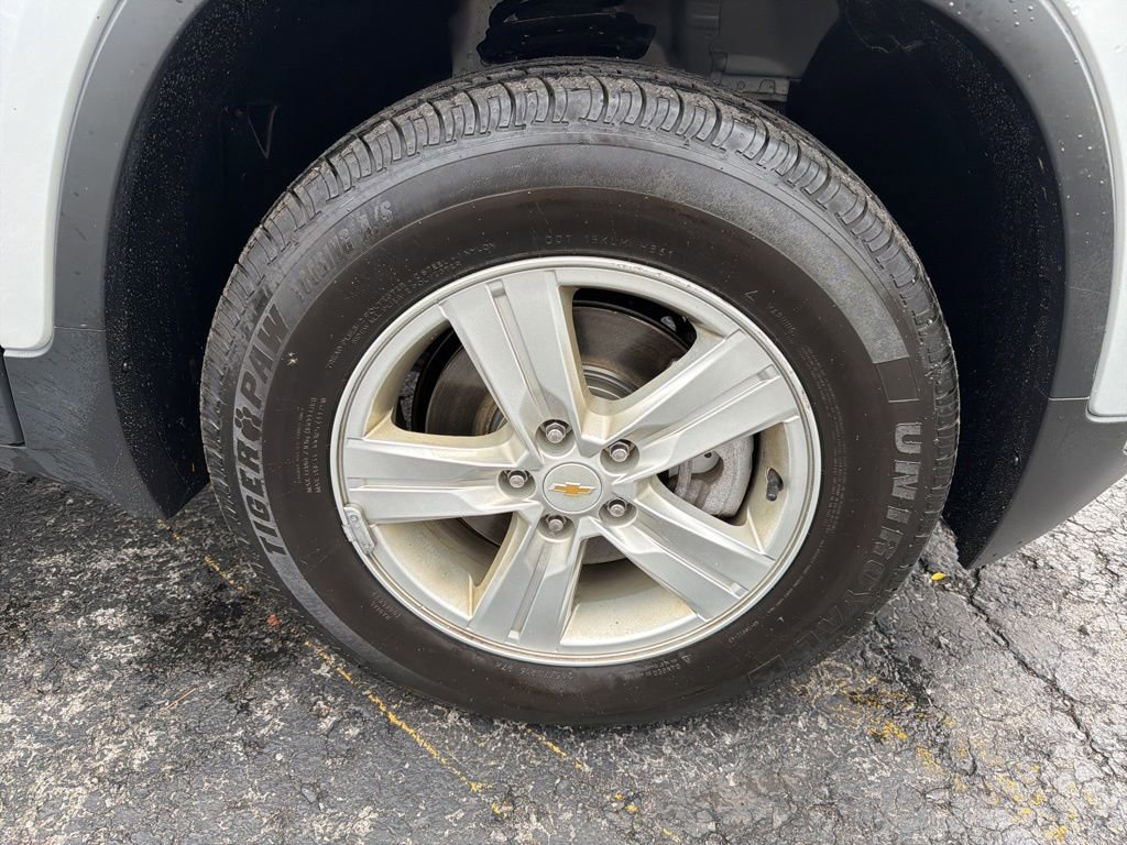 Used 2021 Chevrolet Trax LS image 32