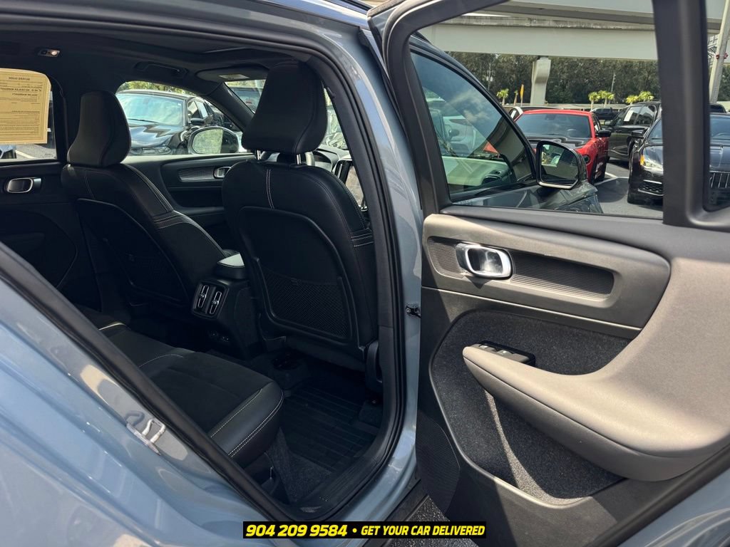 Used 2022 Volvo XC40 T5 R-Design w/ Climate Package AWD/4WD image 31