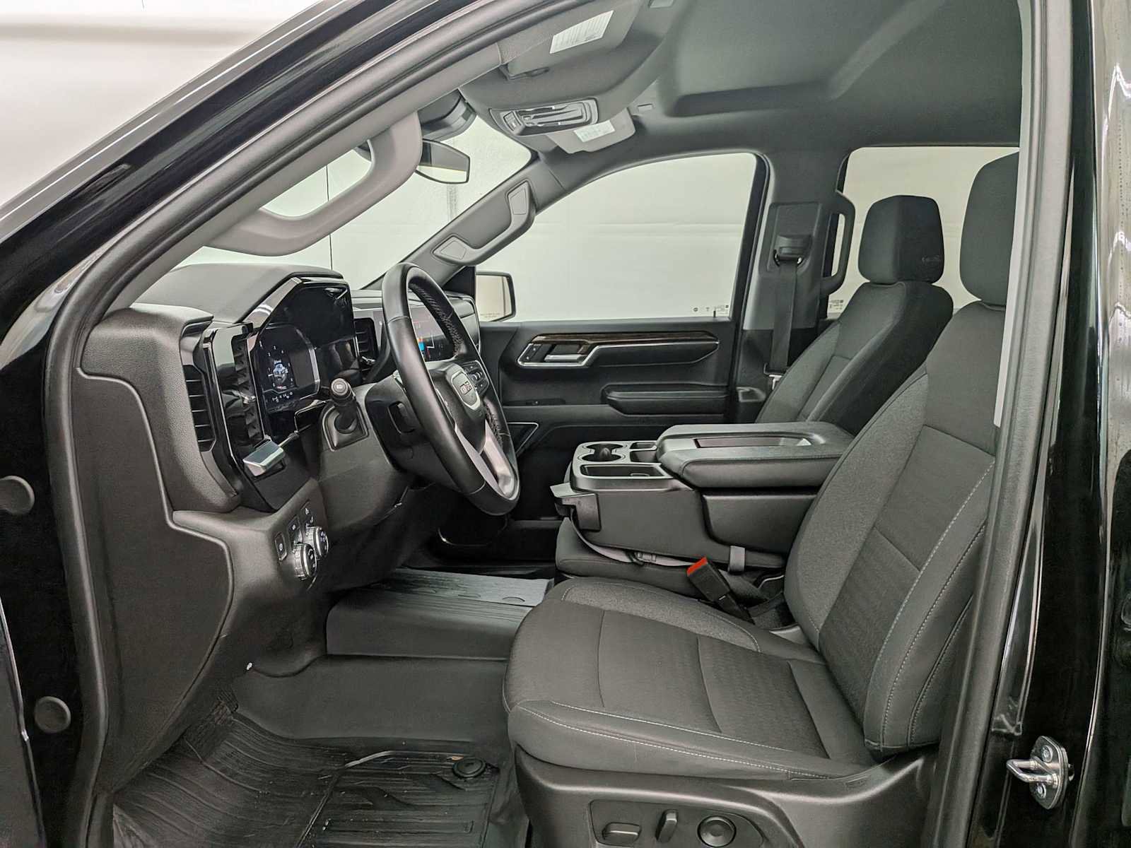 Used 2024 GMC Sierra 1500 Elevation w/ LPO, Elevation Black Package image 18