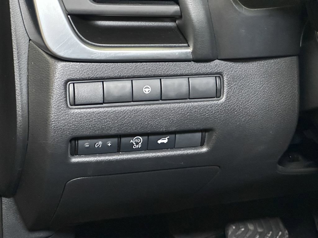 Used 2024 Nissan Rogue SV image 23