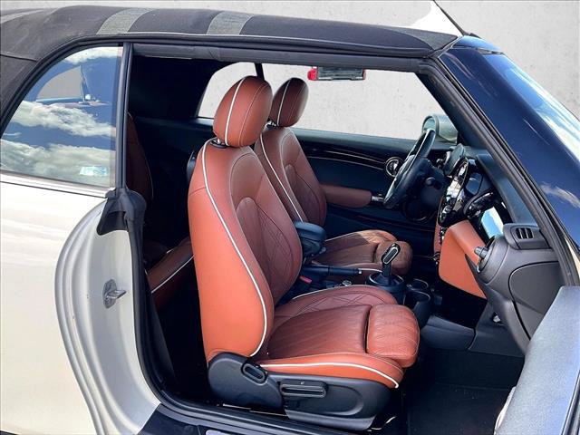 Used 2023 MINI Cooper Convertible w/ Signature Upholstery Package FWD image 9