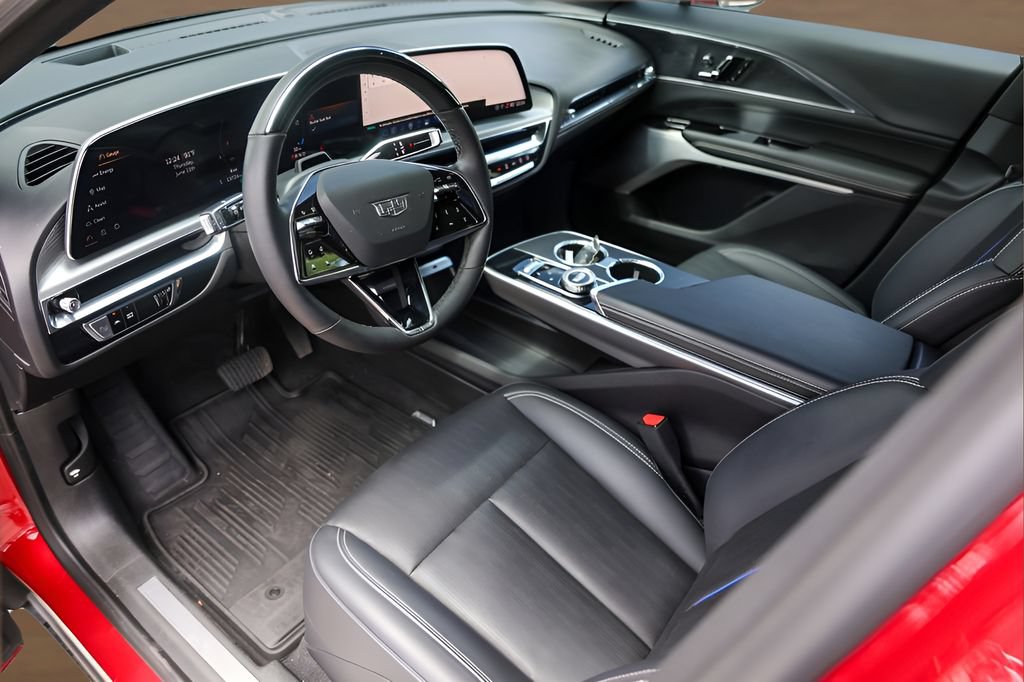Certified 2024 Cadillac Lyriq Luxury AWD/4WD image 10