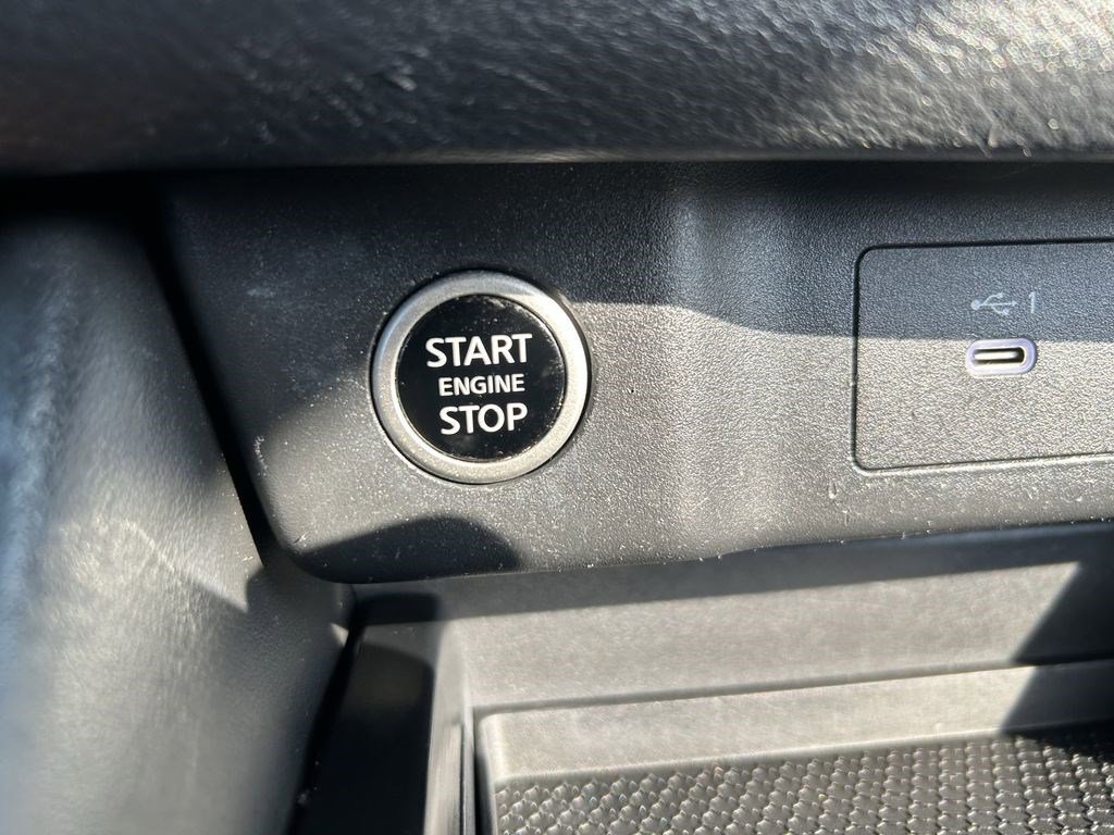 Used 2021 Nissan Rogue SL AWD/4WD image 16