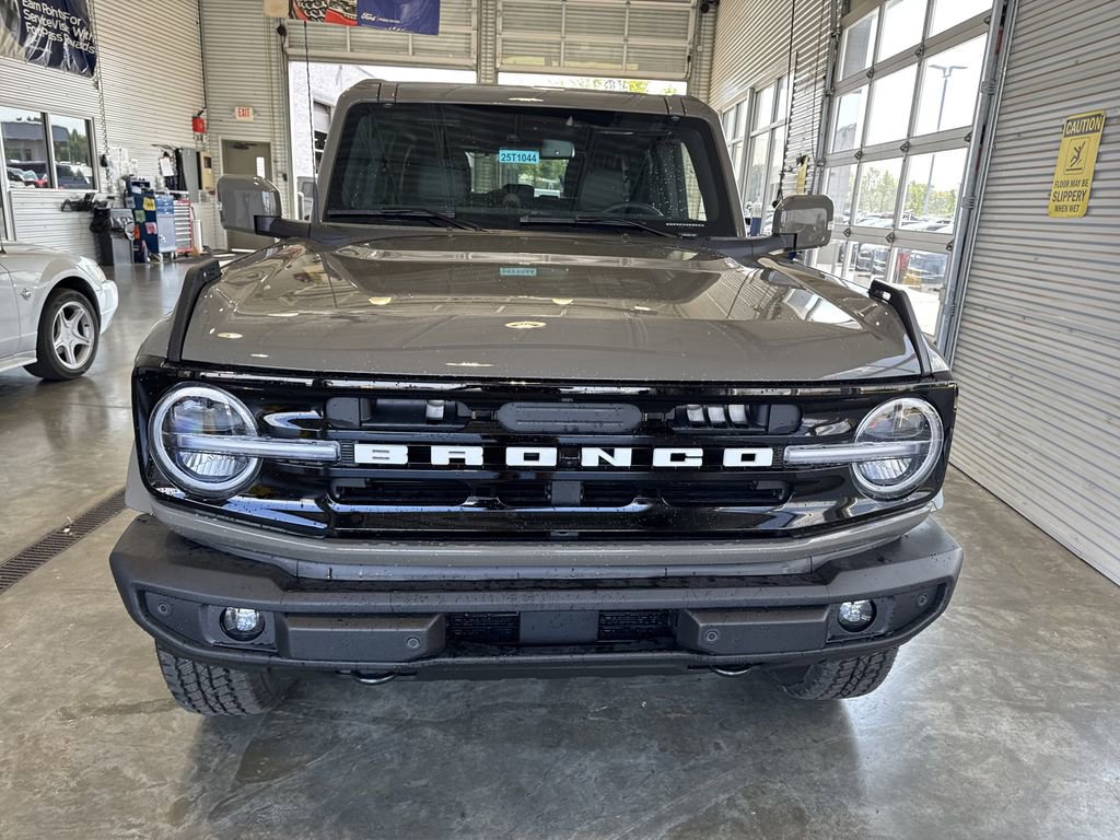 New 2025 Ford Bronco Outer Banks image 8