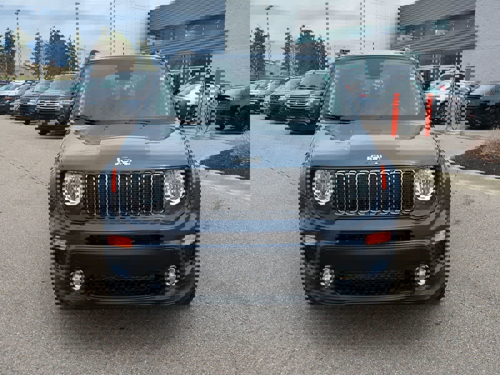 Used 2020 Jeep Renegade Latitude w/ Cold Weather Group AWD/4WD image 3