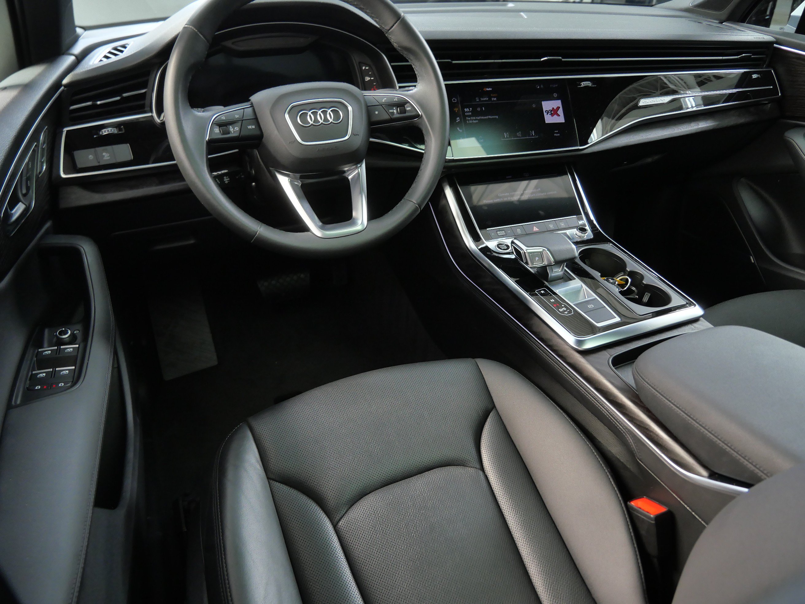 Used 2023 Audi Q7 2.0T Premium Plus w/ Premium Plus Package AWD/4WD image 2