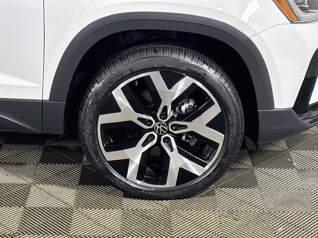 Used 2023 Volkswagen Taos SEL AWD/4WD image 25