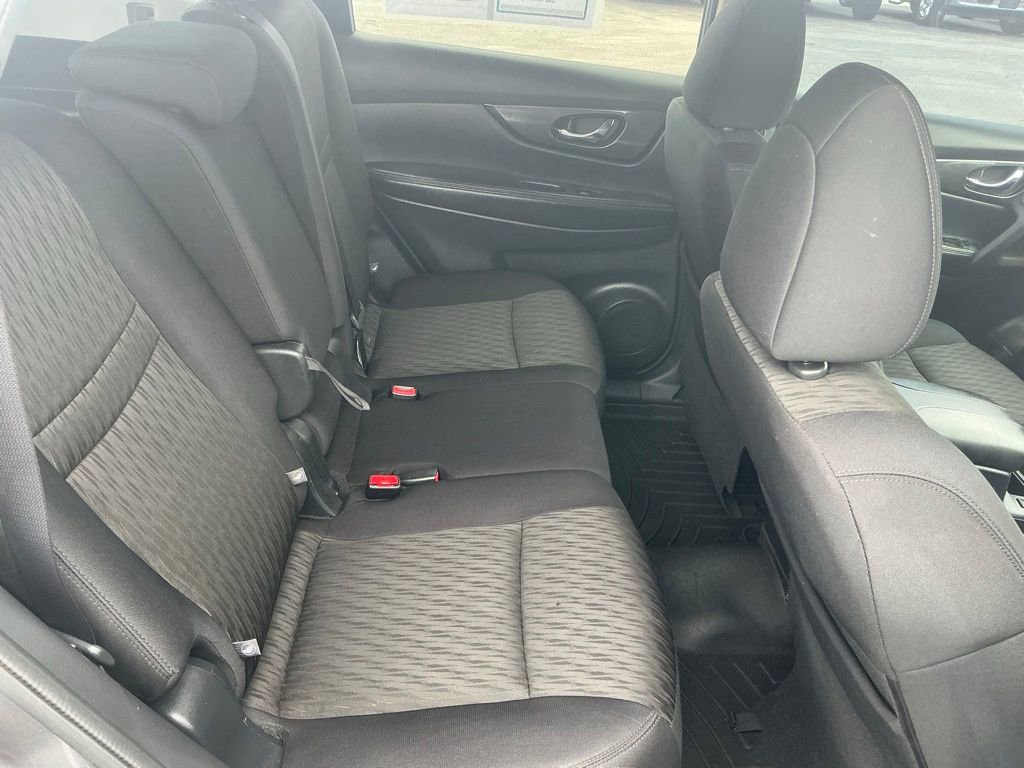 Used 2017 Nissan Rogue SV FWD image 20