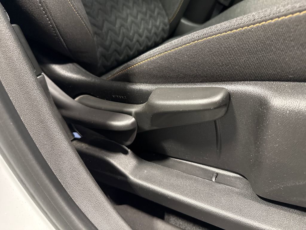 Used 2022 Chevrolet Equinox LT FWD image 34
