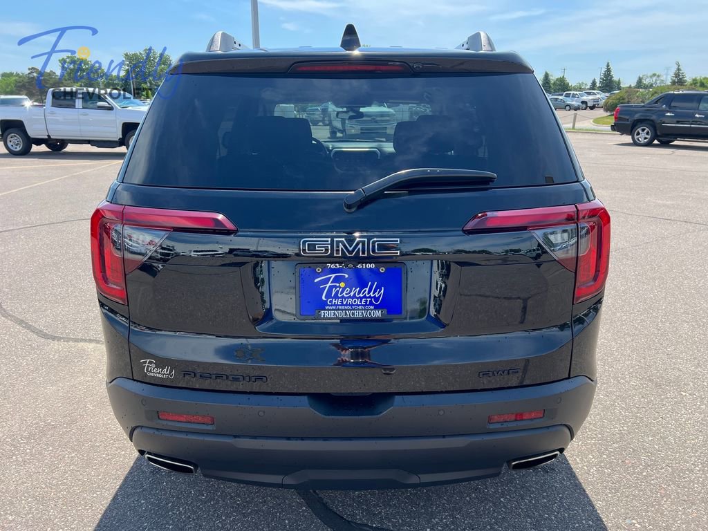 Certified 2022 GMC Acadia SLE w/ Driver Convenience Package AWD/4WD image 4