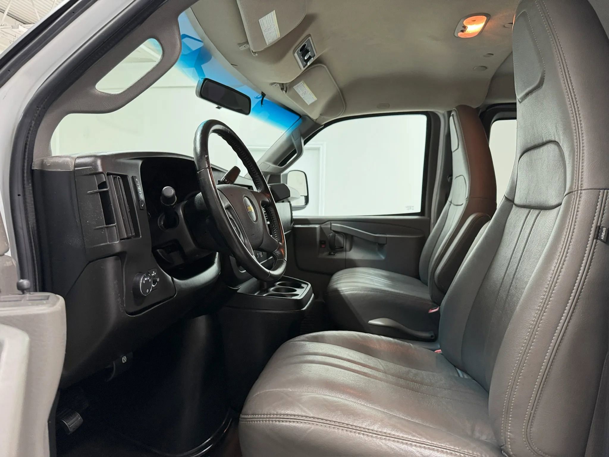 Used 2023 Chevrolet Express 3500 LS RWD image 10