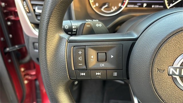 Used 2024 Nissan Rogue SV image 16