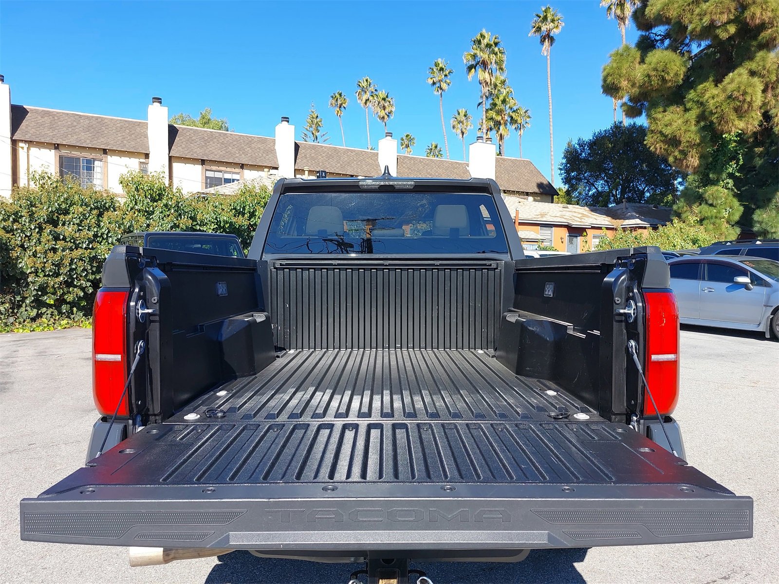 Used 2025 Toyota Tacoma SR5 image 13