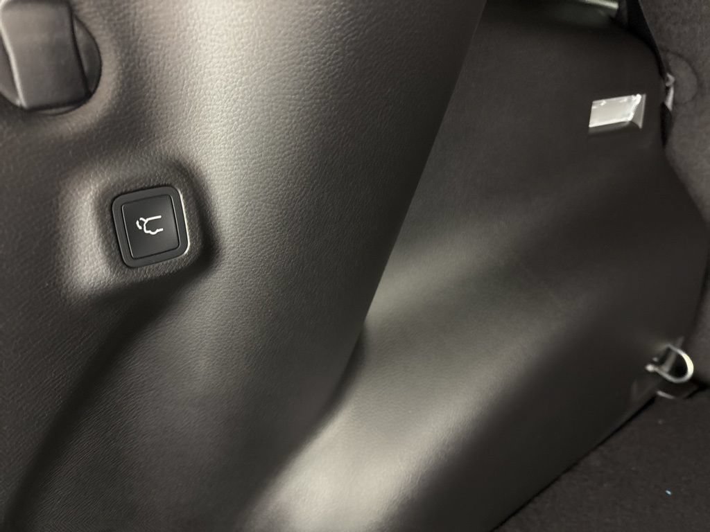 New 2026 Jeep Compass Latitude w/ Sun and Sound Group AWD/4WD image 37
