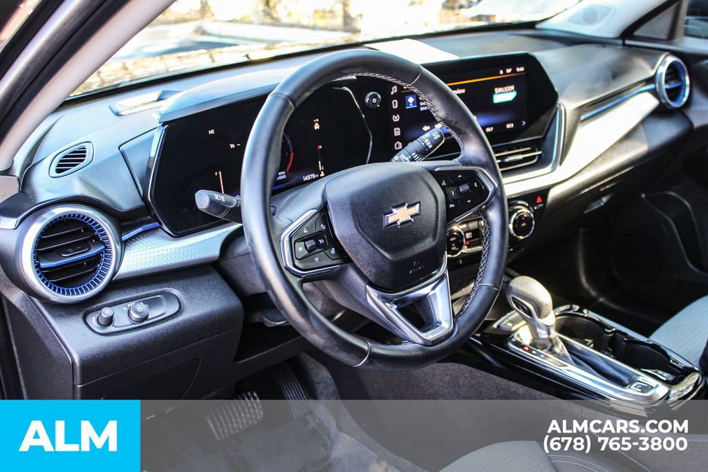 Used 2025 Chevrolet Trax LT w/ LT Convenience Package image 31