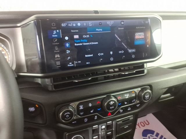 Used 2025 Jeep Wrangler Sport S AWD/4WD image 22