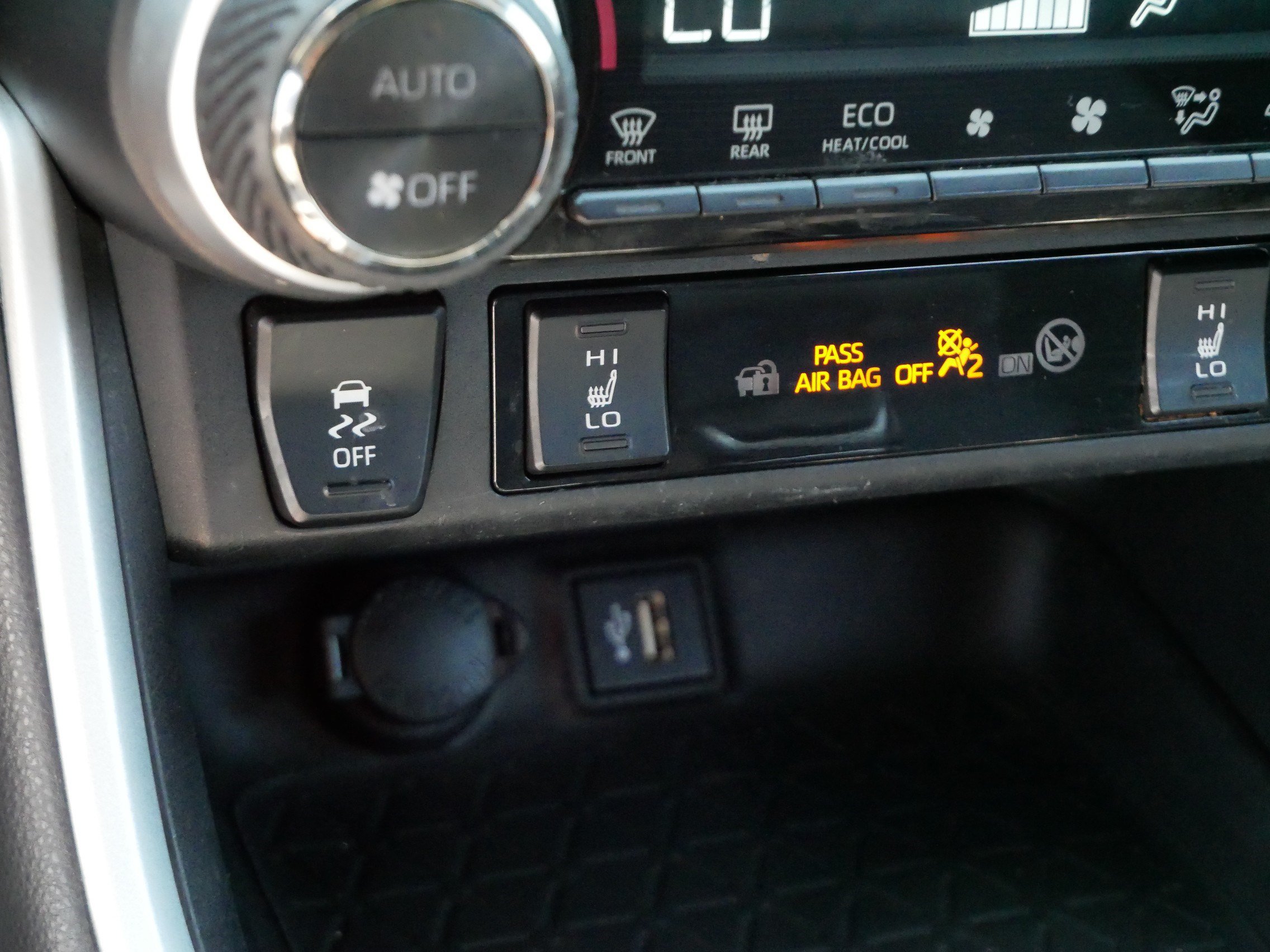 Certified 2023 Toyota RAV4 XSE AWD/4WD image 28