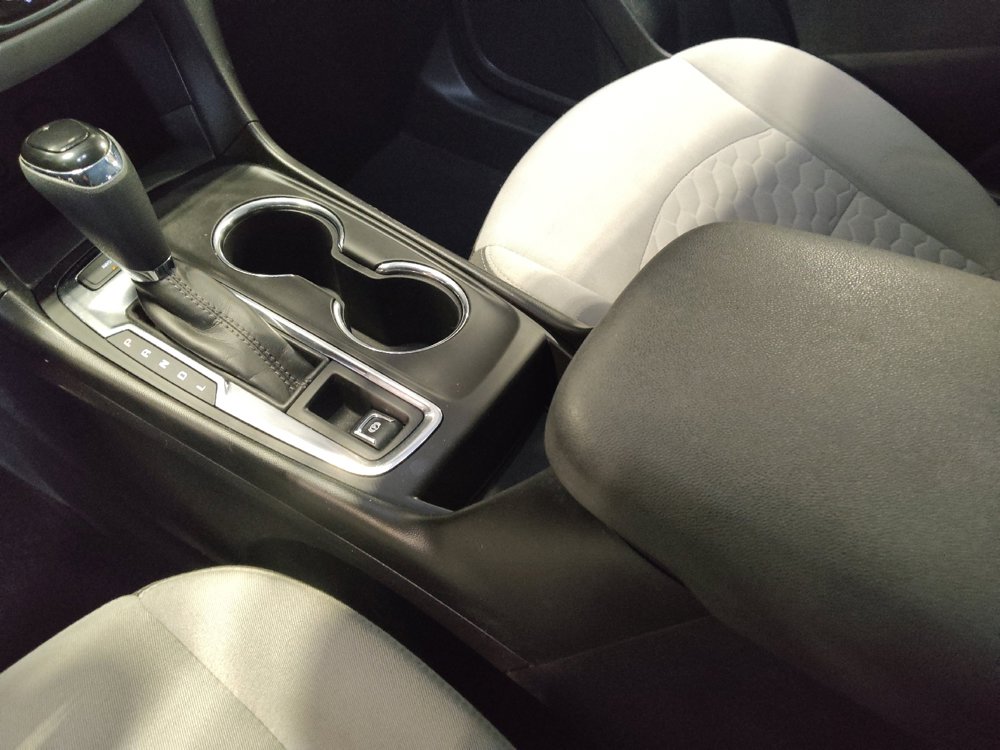 Used 2018 Chevrolet Equinox LS image 26