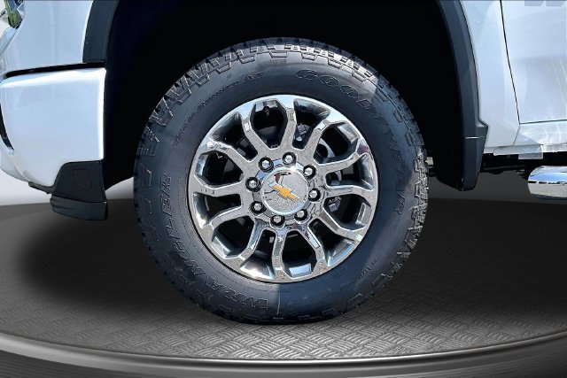 New 2026 Chevrolet Silverado 2500 LT w/ Z71 Chrome Sport Edition AWD/4WD image 12