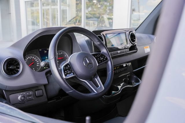 Used 2021 Mercedes-Benz Sprinter 2500 image 26