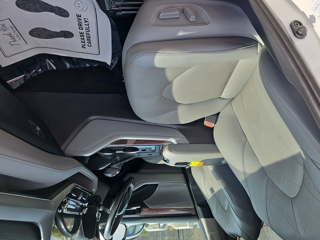 Used 2021 Toyota Highlander Platinum image 13