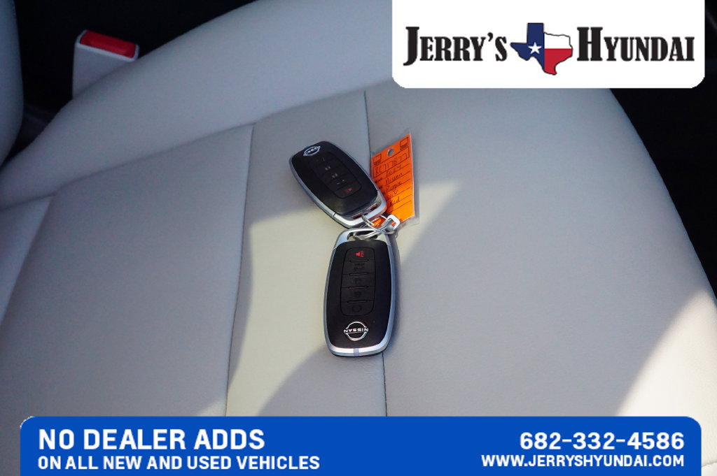 Used 2024 Nissan Rogue SL FWD image 28