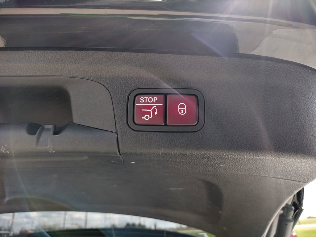 Used 2022 Mercedes-Benz GLE 350 4MATIC w/ Premium Package image 19