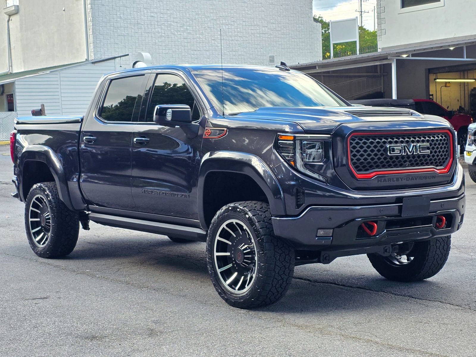 Used 2023 GMC Sierra 1500 AT4 w/ AT4 Premium Package AWD/4WD image 9