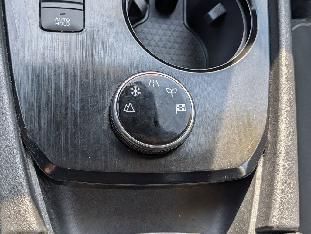 Used 2025 Nissan Rogue SV AWD/4WD image 46