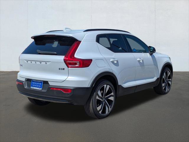 New 2026 Volvo XC40 B5 Ultra w/ Climate Package image 2