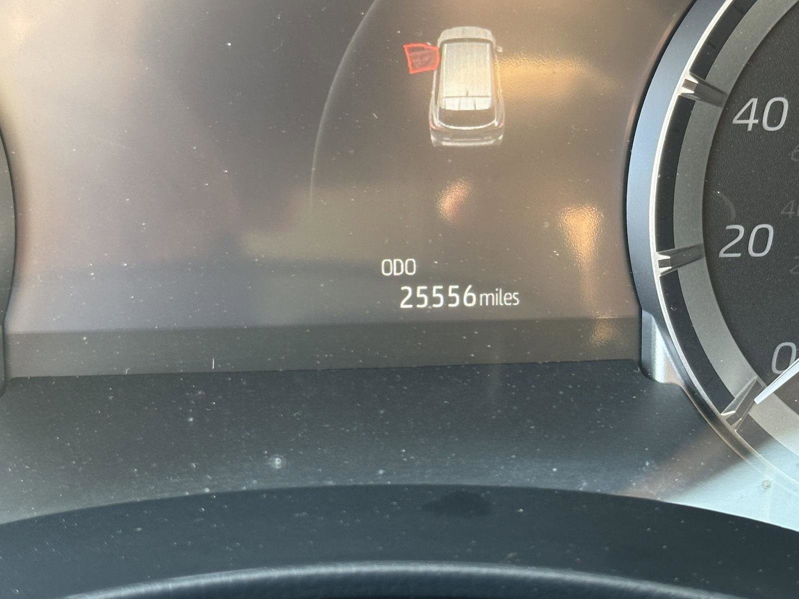 Used 2024 Toyota Highlander XLE image 14