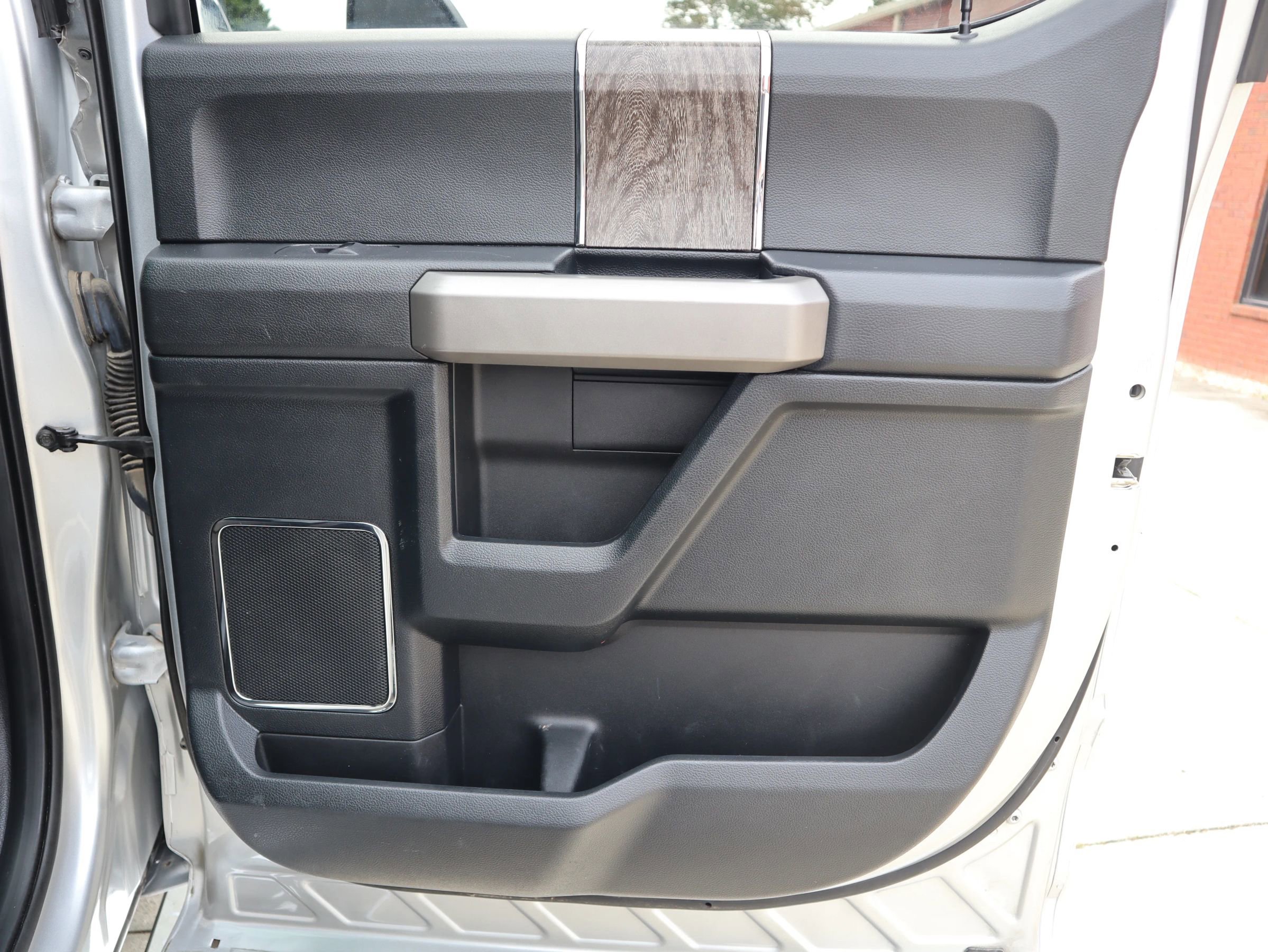 Used 2018 Ford F250 Lariat w/ Lariat Ultimate Package image 32