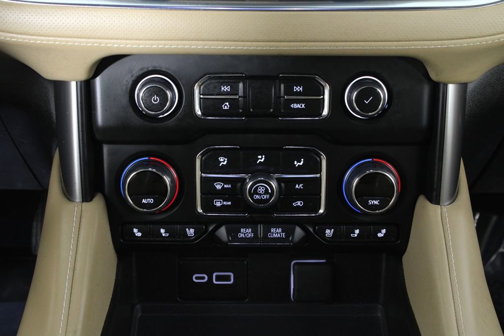 Used 2024 Chevrolet Suburban Premier RWD image 22