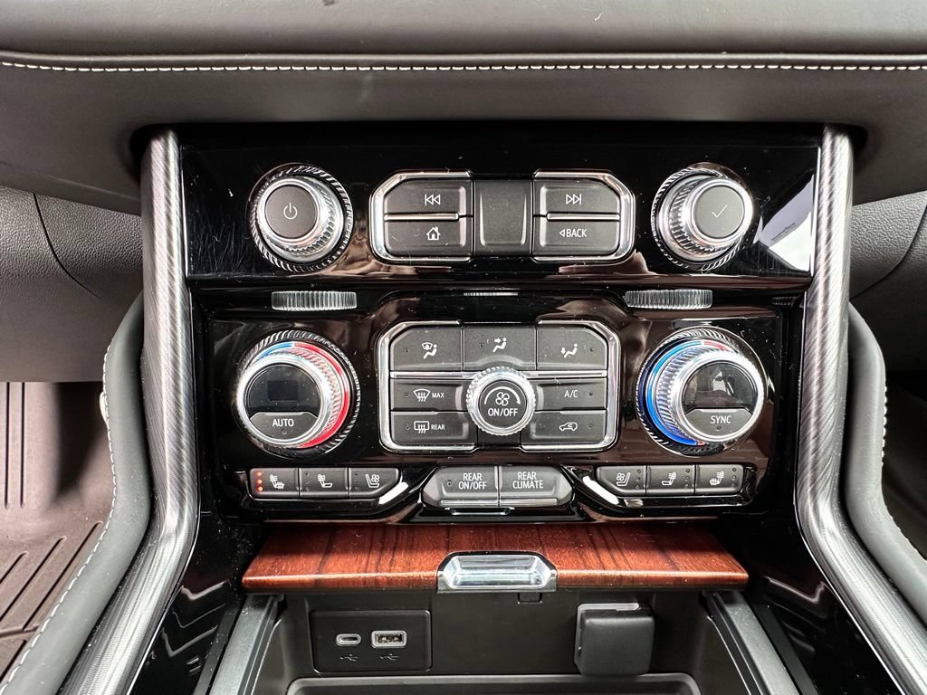 Certified 2023 GMC Yukon Denali Ultimate AWD/4WD image 33