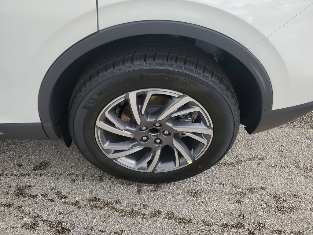New 2026 Lincoln Corsair Premiere FWD image 8
