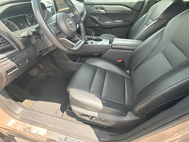 Used 2024 Nissan Rogue SV w/ SV Premium Package FWD image 9