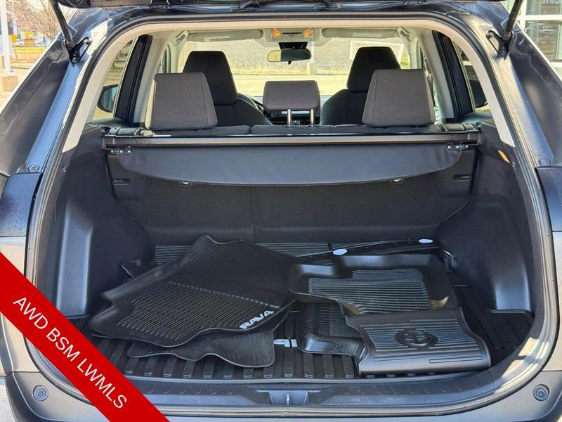 Used 2019 Toyota RAV4 LE w/ All Weather Liner Package AWD/4WD image 9