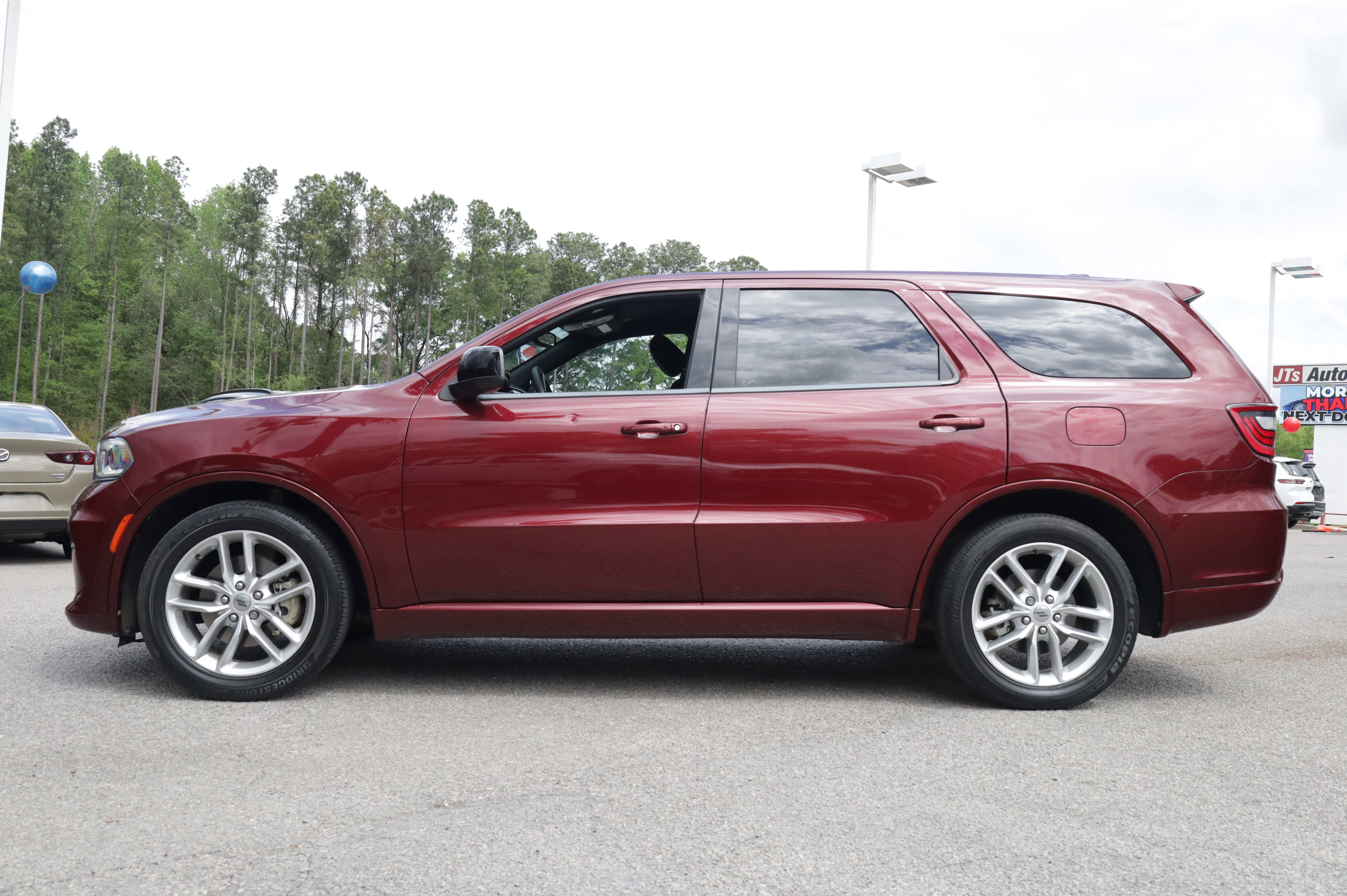Used 2023 Dodge Durango GT image 3