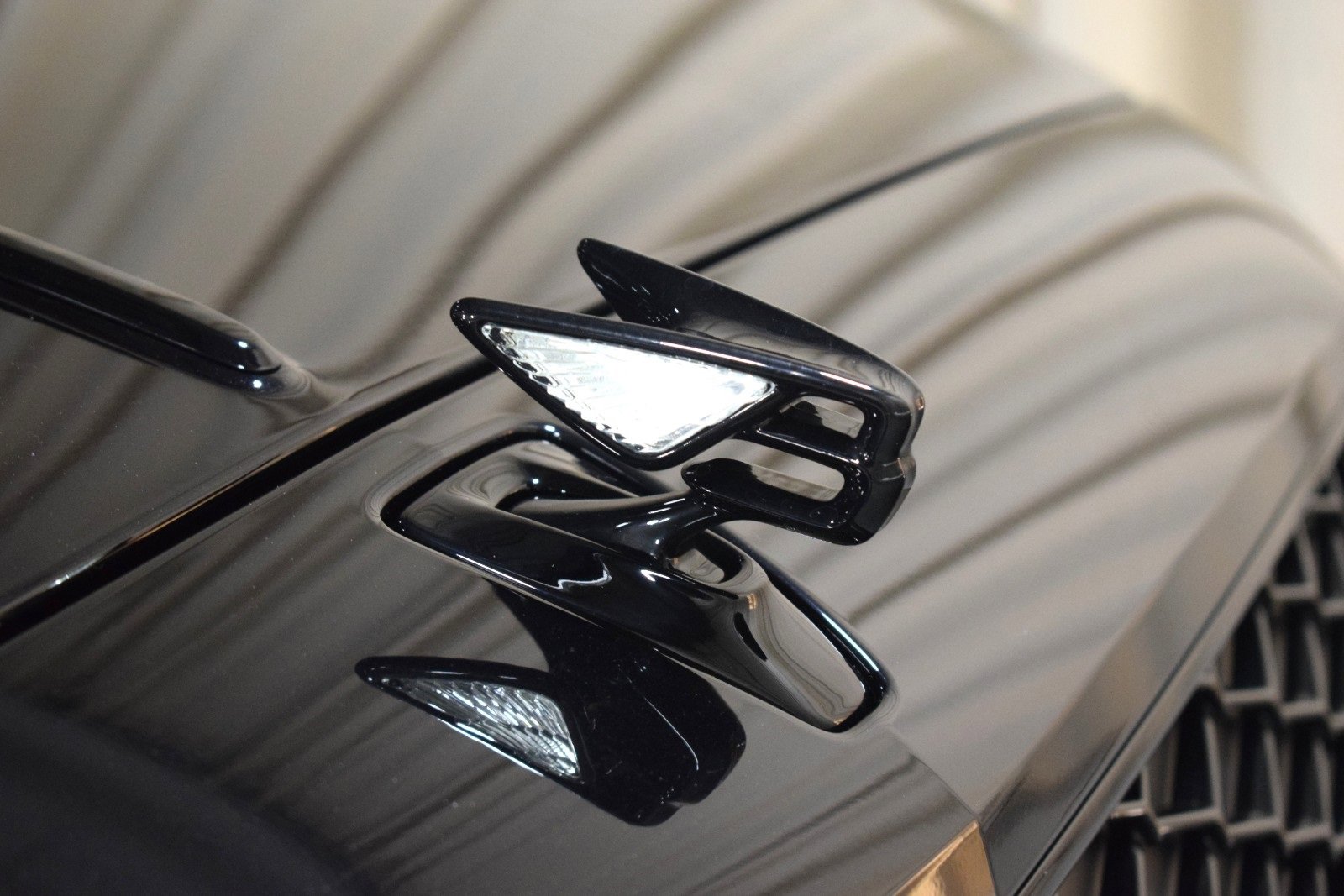 New 2026 Bentley Flying Spur Plug-In Hybrid image 9