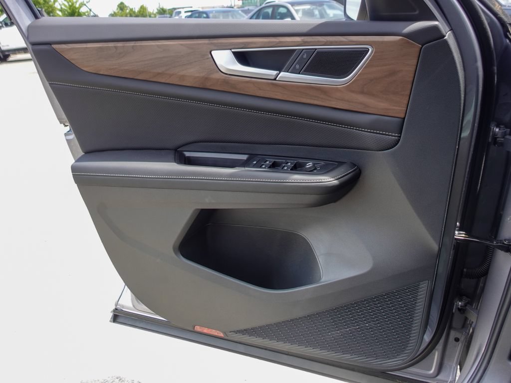 New 2026 Volkswagen Atlas SE FWD image 18
