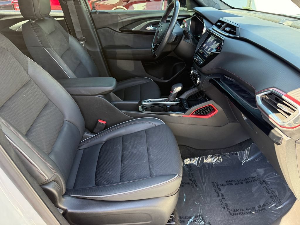 Used 2023 Chevrolet TrailBlazer RS w/ Convenience Package AWD/4WD image 16