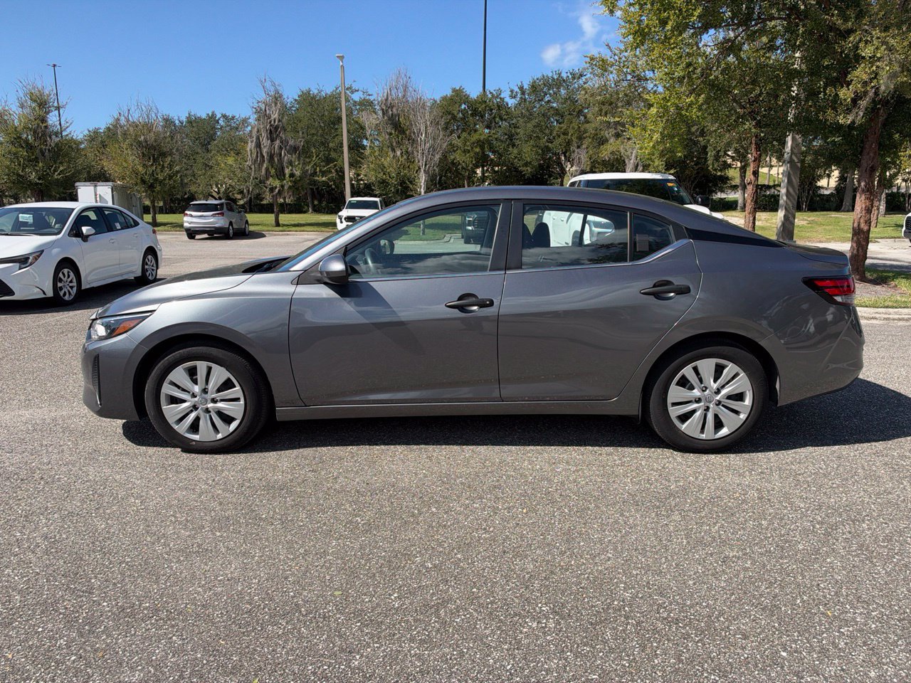 Used 2025 Nissan Sentra S FWD image 2