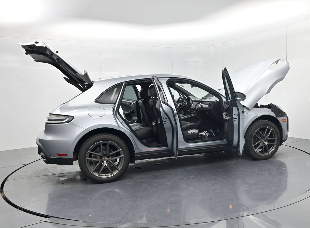 Used 2024 Porsche Macan Turbo AWD/4WD image 59