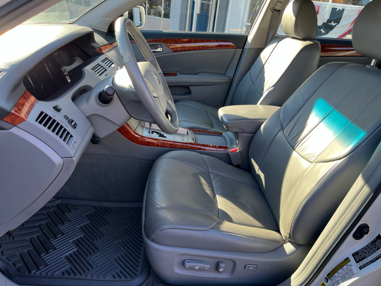 Used 2005 Toyota Avalon Touring image 9