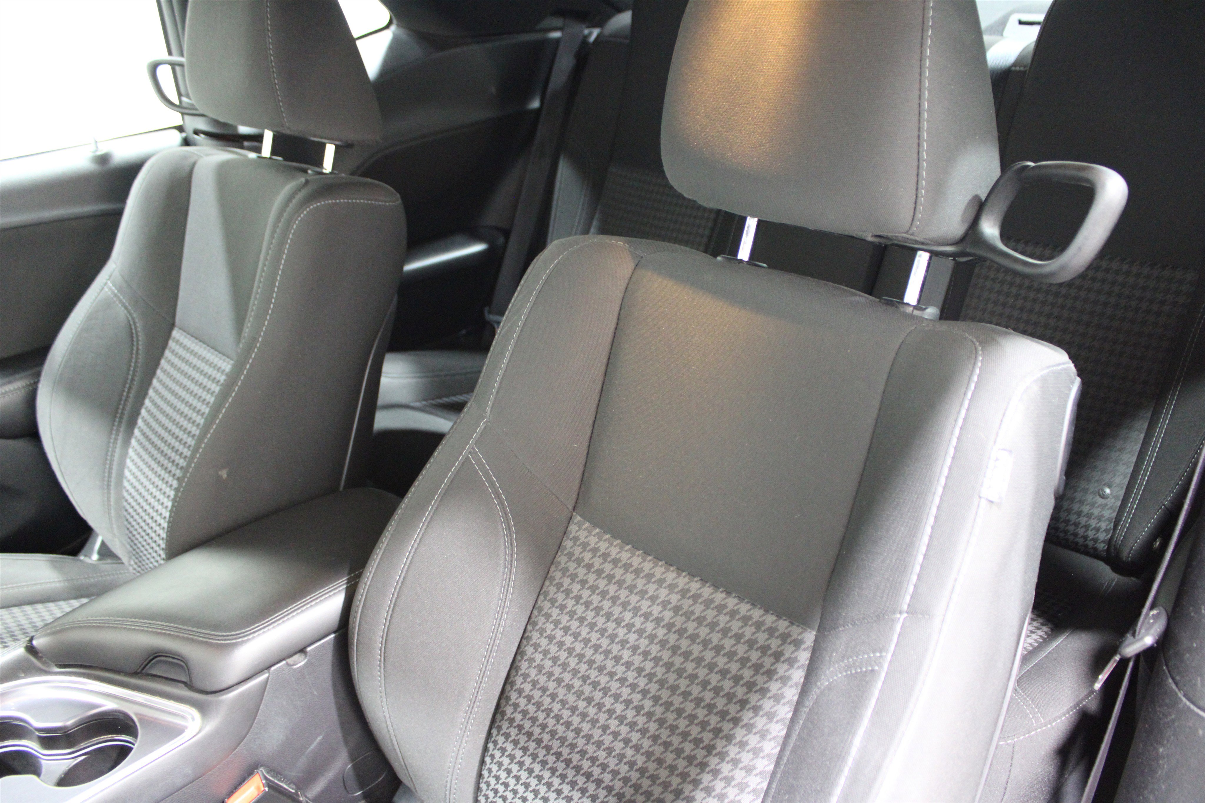 Used 2016 Dodge Challenger R/T image 5