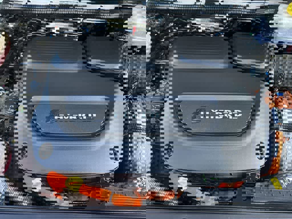 Used 2024 Chrysler Pacifica Premium image 12